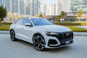 Audi RSQ8